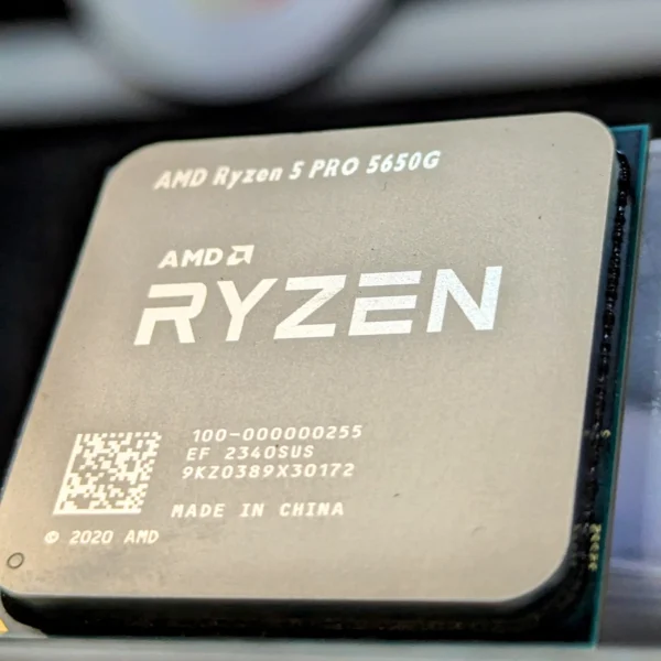 RYZEN 5 PRO 5650G TRAY (En configuration seulement)